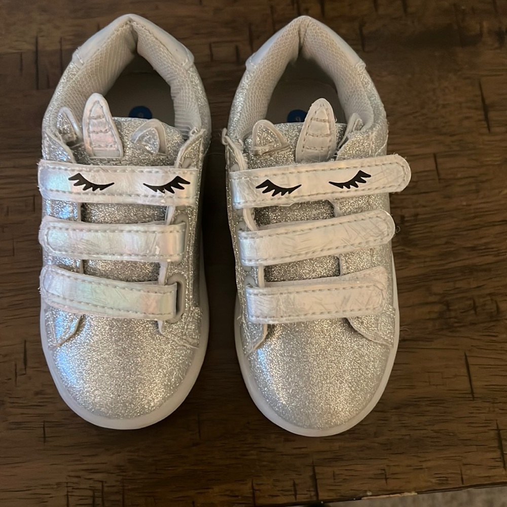 Fabkids size toddler 6 light up shoe